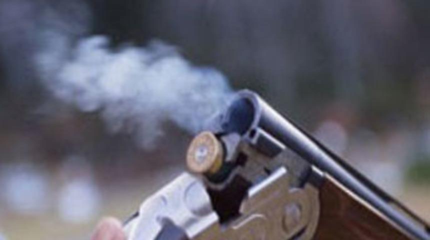 Bah&ccedil;e y&uuml;z&uuml;nden iki kardeşini &ouml;ld&uuml;rd&uuml;