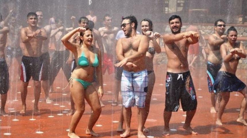 Kuşadası Ve Didim&rsquo;de Tatil Yoğunluğu Devam Ediyor