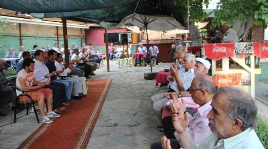 Depremde Hayatını Kaybedenler Dualarla Anıldı