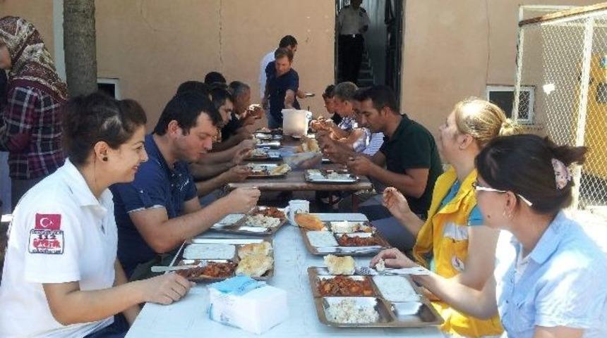 Samsat İl&ccedil;esinde Sağlık &Ccedil;alışanlarının Yemek Ve Konut Sorunu &Ccedil;&ouml;z&uuml;ld&uuml;