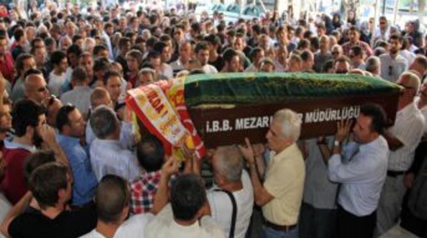 Uyuşturucudan &Ouml;ld&uuml;ğ&uuml; Iddia Edilen &Uuml;niversiteli Son Yolculuğuna Uğurlandı