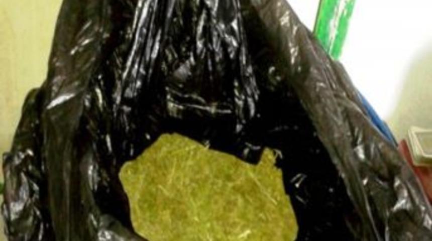 Takibe Alınan Motosiklette 4 Kilo Esrar Ele Ge&ccedil;irildi