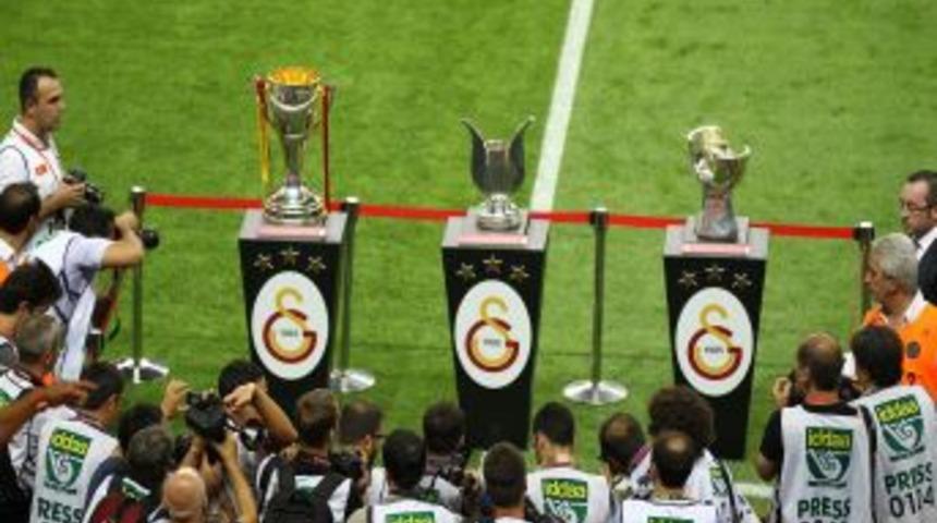 Galatasaray, Sezonu Kupalarla A&ccedil;tı