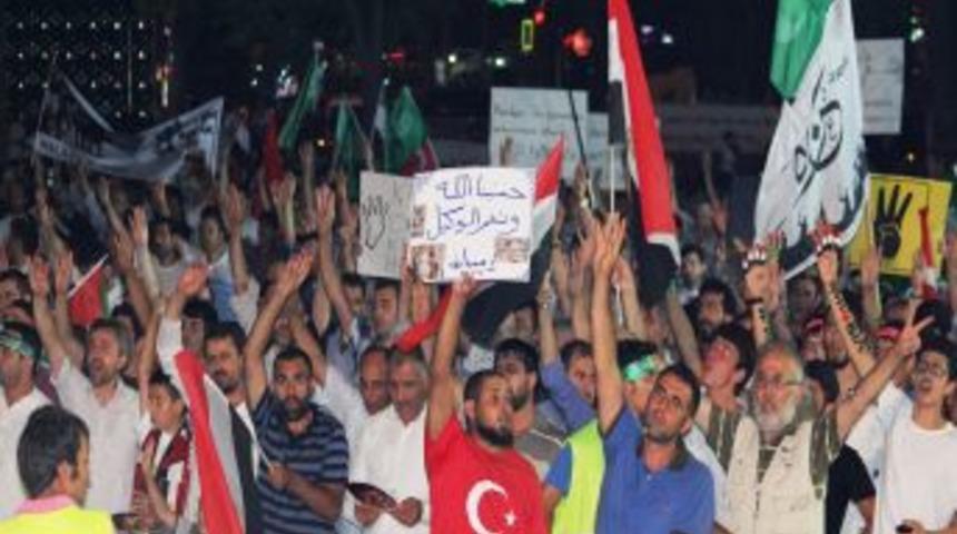 Sara&ccedil;hane Parkı'nda Mısır Darbesi Protesto Edildi