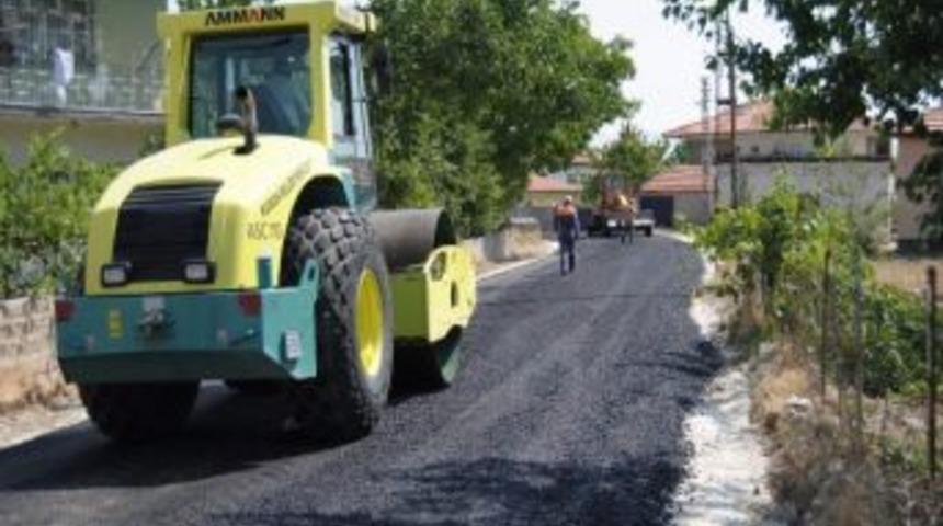 Kaman&rsquo;da Asfalt &Ccedil;alışmalarını Başkan Talu Takip Ediyor