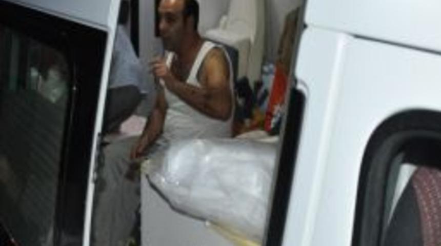 Eşi Evi Terk Edince &Ccedil;atıya &Ccedil;ıktı