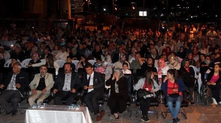 Buruciye Yaz Akşamları Kapsamında Necdet Kaya Konser Verdi