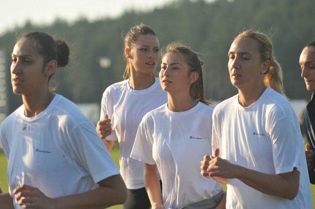 Acıbadem Bayanlar Voleybol Ligi