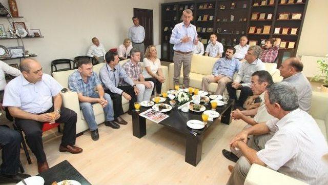 Chp'nin İzmir Kurmaylarından Gaziemir'e Övgü