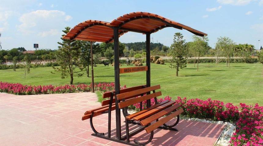 Aksu Belediyesi, Banklarını Kendi At&ouml;lyesinde Imal Ediyor