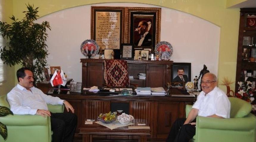 M&uuml;ft&uuml; Akbaba&rsquo;dan Başkan Kocamaz&rsquo;a Veda Ziyareti
