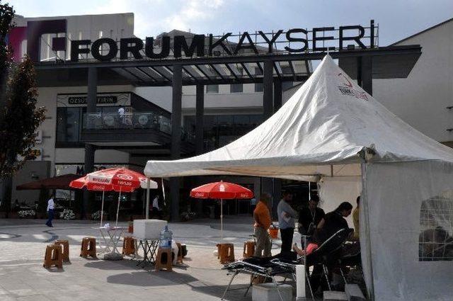 Kızılay, Forum Kayseri Avm Bahçesinde Stant Açtı