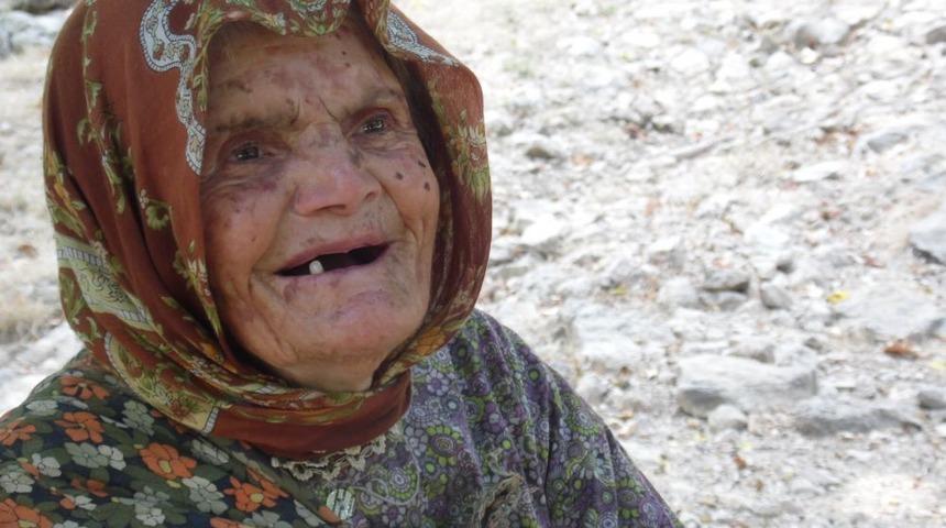 83 Yaşında, 30 Yıldır Her G&uuml;n 5 Kilometre Y&uuml;r&uuml;yor.