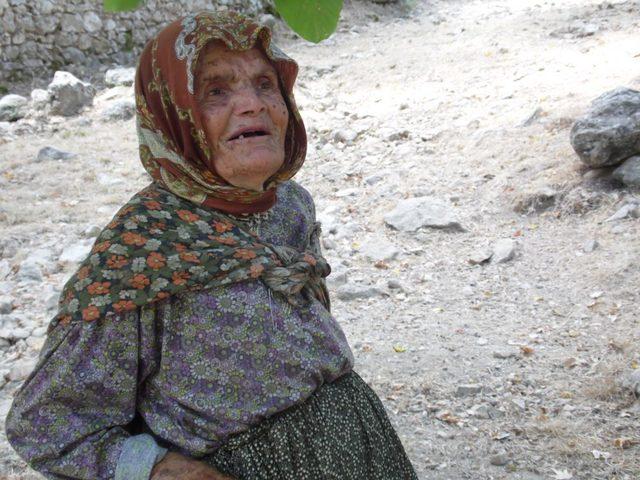 83 Yaşında, 30 Yıldır Her Gün 5 Kilometre Yürüyor.