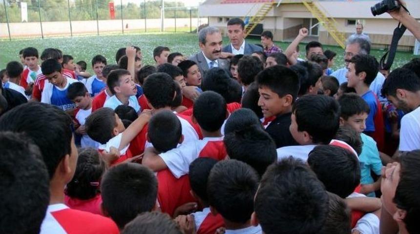 Sivas Belediyesi Yaz Futbol Okulu A&ccedil;ıldı