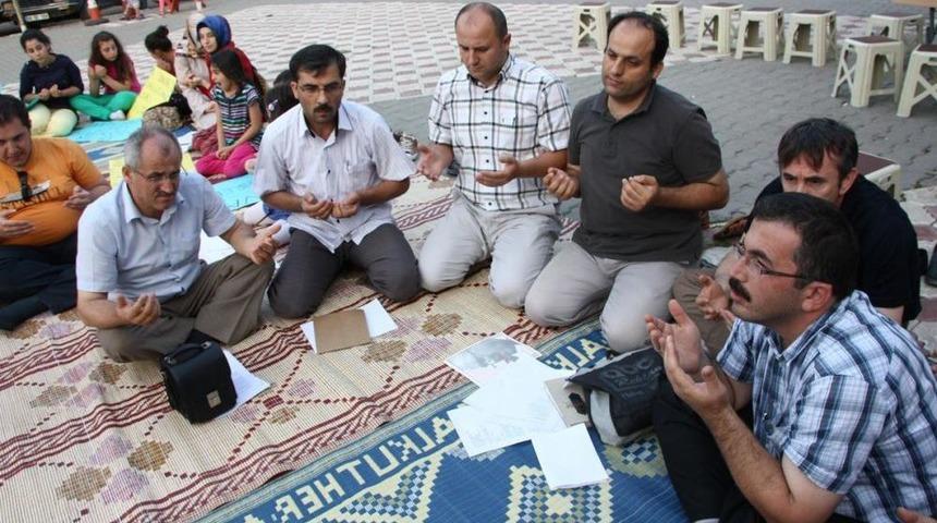 Mısır'da Darbe Karşıtlarına Y&ouml;nelik Katliam