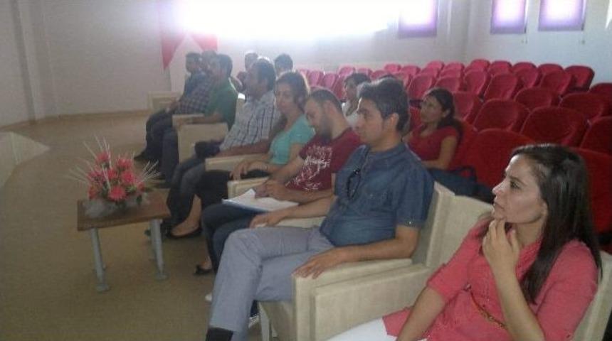 Besni&rsquo;de &lsquo;g&ouml;n&uuml;l El&ccedil;ileri&rsquo; Semineri Verildi