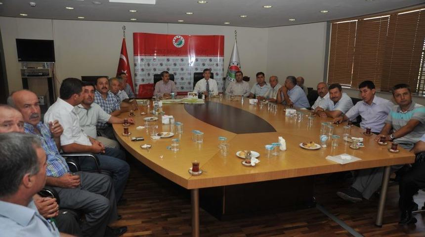 Milletvekili Badak, Yol I&ccedil;in Muhtarlardan Yardım Istedi