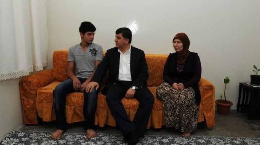 Başkan Fadıloğlu&rsquo;nun Hediyesi &Uuml;&ccedil; &Ccedil;ocuk Annesi Sevim Bilir&rsquo;i Mutluluktan Ağlattı