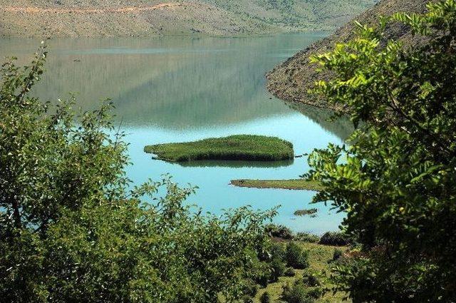 Çelikhan’da, Yüzen Adaların Oluşumu