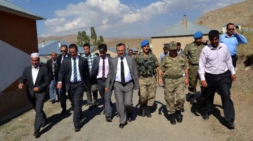 Vali Vekili &Ouml;zel&rsquo;den Sınırda &Ouml;len Şahsın Ailesine Taziye Ziyareti