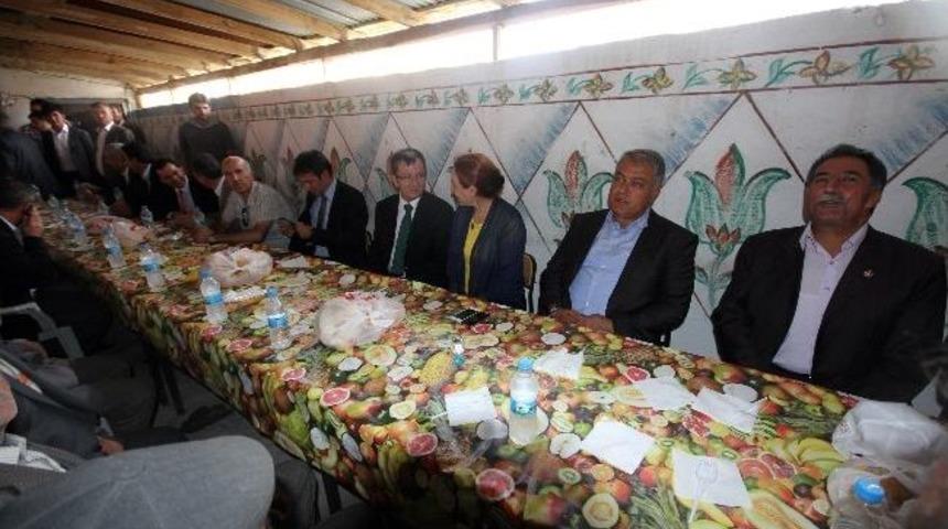 Ağrı İl Genel Meclisi &Uuml;yesinden Teşekk&uuml;r Yemeği