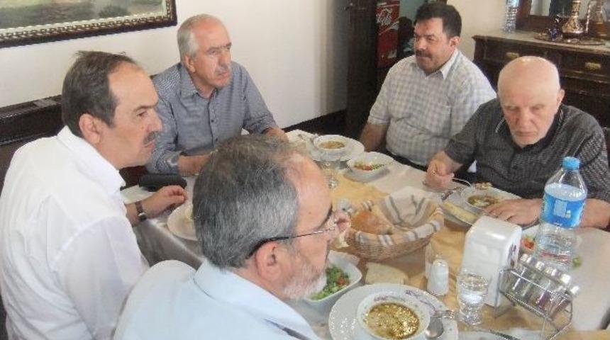 Kur'an Kursu Öğretmenlerinden Müftü Üskülüplü'ye Veda