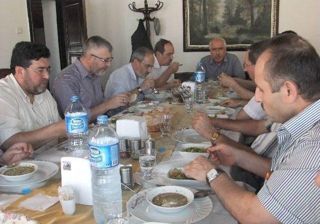 Kur an Kursu Öğretmenlerinden Müftü Üskülüplü ye Veda 1