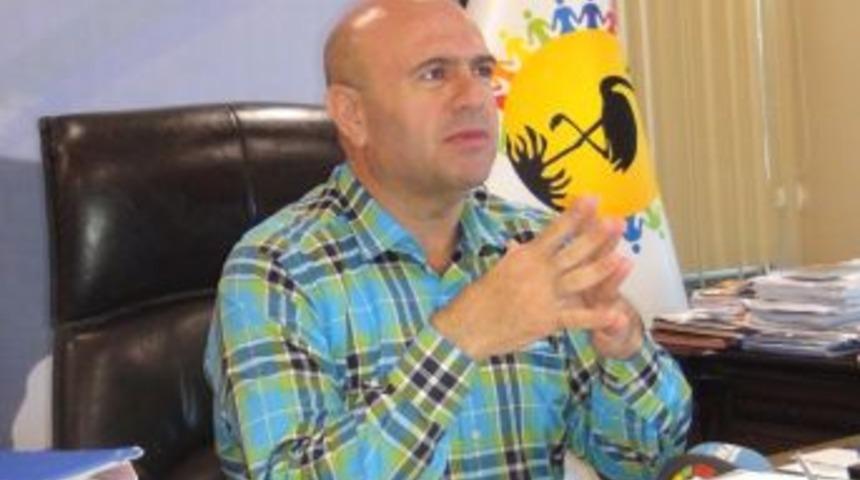 Kooperatif Mağdurları Belediye &Ouml;n&uuml;nde Oturma Eylemi Yaptı