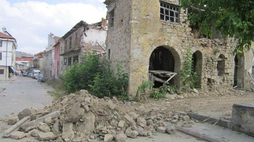 Asırlık Taşhanın Restorasyonuna Başlandı