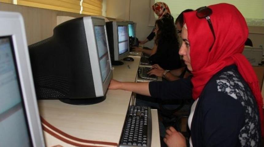 Bilgisayar Kullanımı Eğitimlerle Daha Da Yaygın Hale Geliyor