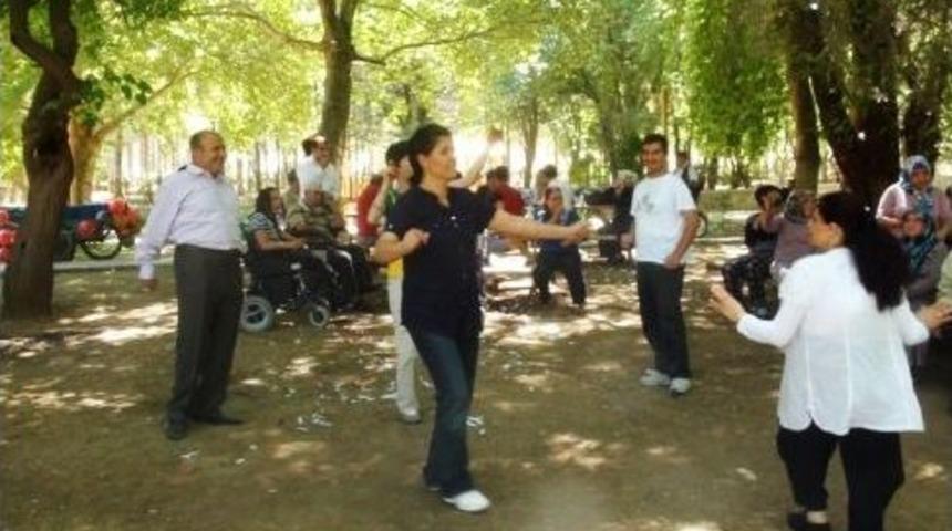 Engelliler Piknikte Bir Araya Geldi