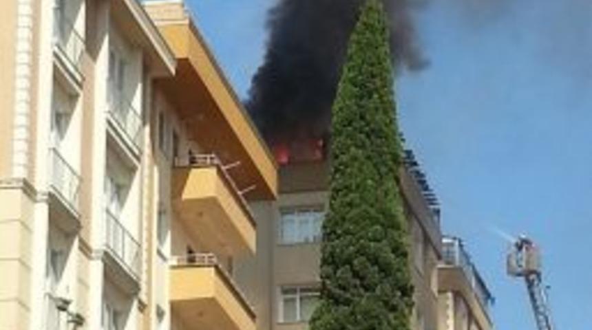 &Ccedil;atı Yangını Mahalleyi Sokağa D&ouml;kt&uuml;