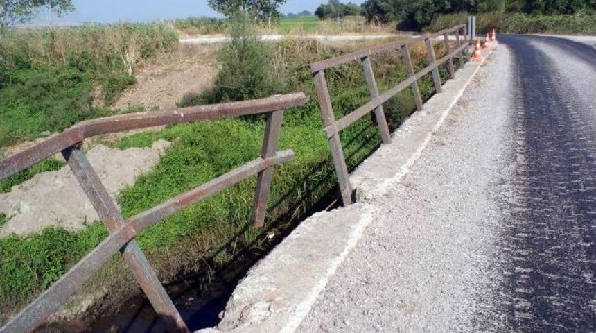 K&ouml;pr&uuml;n&uuml;n Kırılan Korkulukları Korkutuyor