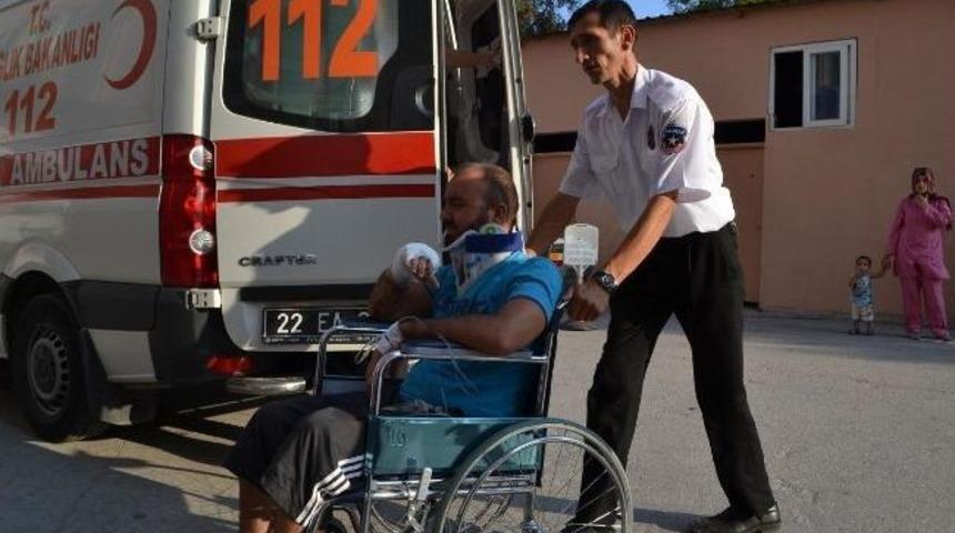 K&ouml;peğe &Ccedil;arpmamak İ&ccedil;in Takla Attı: 4 Yaralı