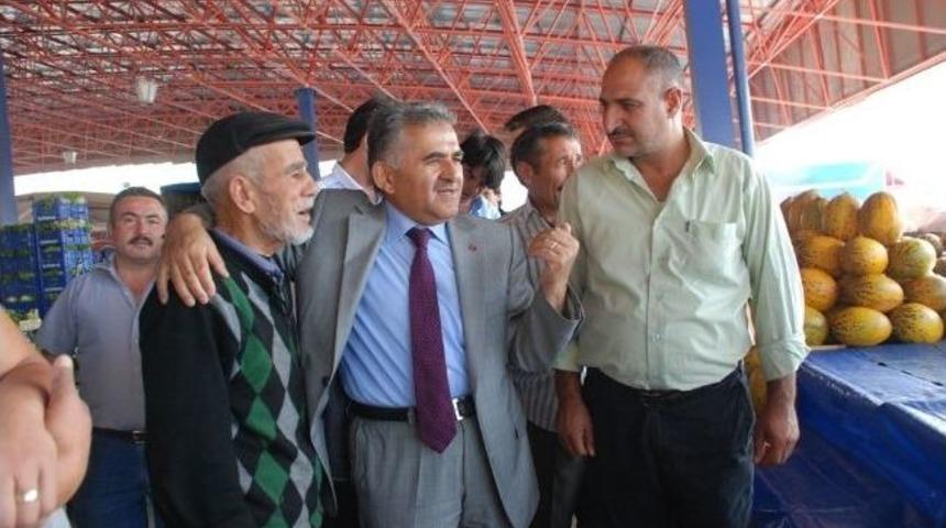 B&uuml;y&uuml;kkılı&ccedil;, Semt Pazarını Gezdi