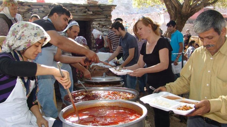 &Ccedil;al Dede Mahyası Tire Dibek&ccedil;i K&ouml;y&uuml;nde Yapılacak