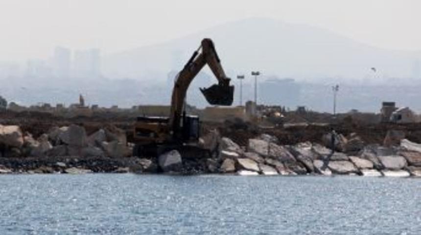 Yenikapı'daki Dolgu Alanında &Ccedil;alışmalar Hız Kazandı