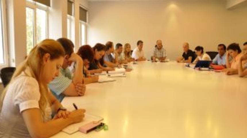 Ruslar, S&uuml;t Ve Su &Uuml;r&uuml;nleri Ithalatı I&ccedil;in İzmir&rsquo;deki Tesisleri Gezdi