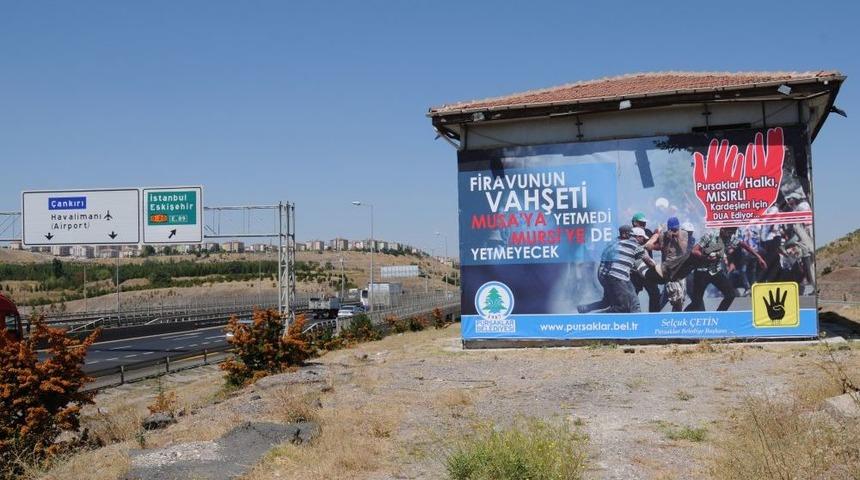 Mısır&rsquo;daki Katliamlara Billboardlu Tepki