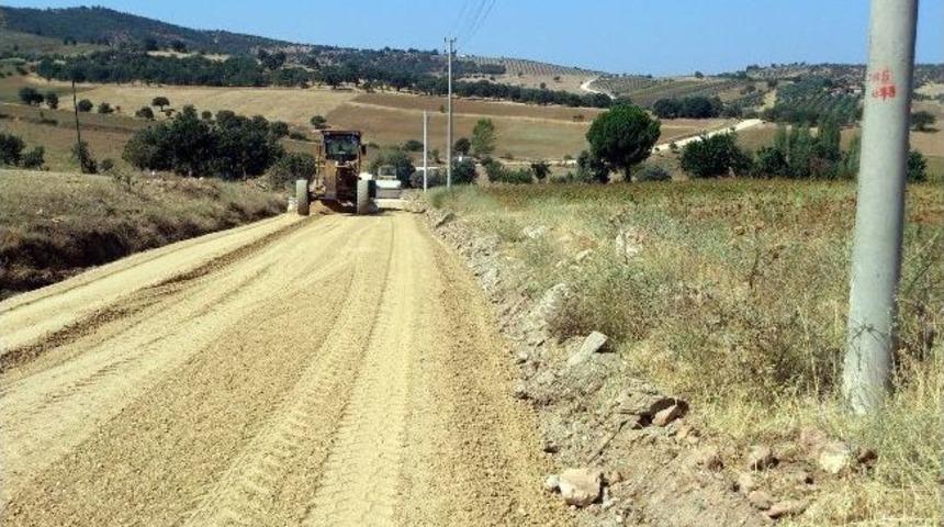 Salihli&rsquo;de Yol Yapım &Ccedil;alışmaları Devam Ediyor