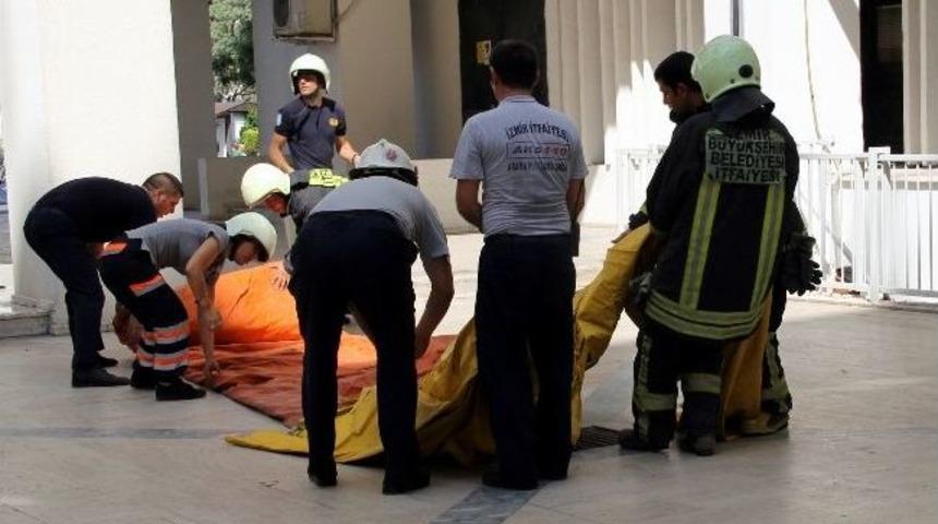 Belediye Binasında İntihar Girişimi