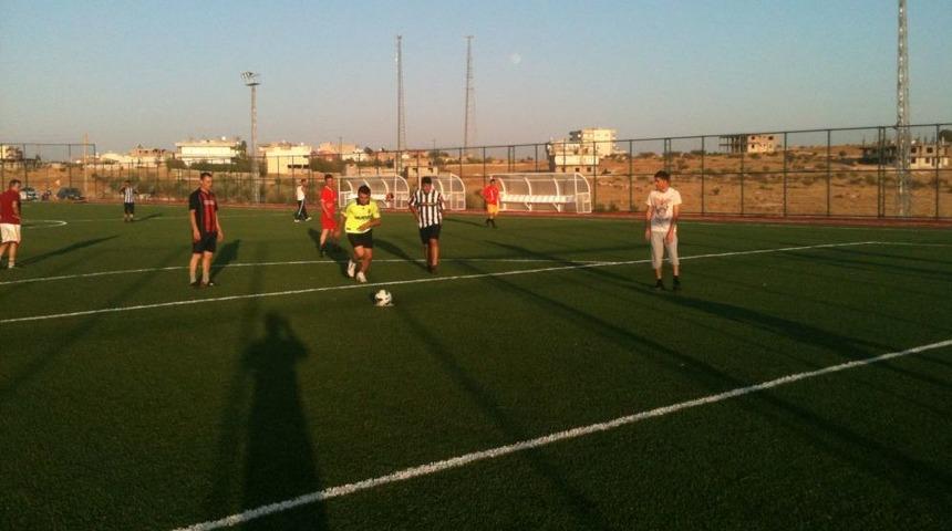 Halfeti&rsquo;ye Sentetik Futbol Sahası