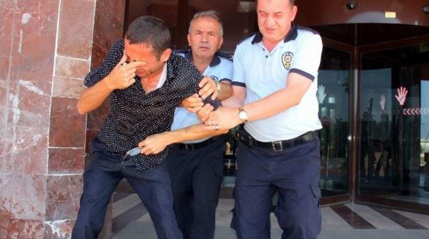 Valilik &Ouml;n&uuml;nde Kendini Yakmak İstedi