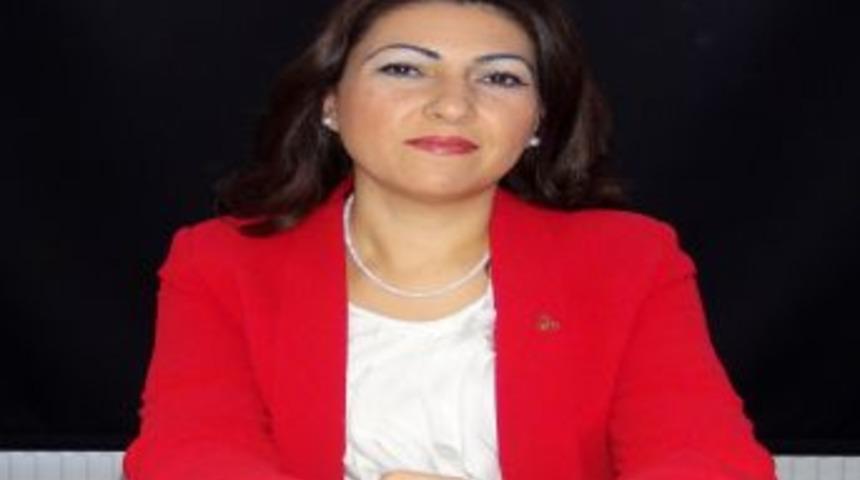 Uşak&rsquo;ta Ilk Bayan Belediye Başkanlığı I&ccedil;in Aday Oldu