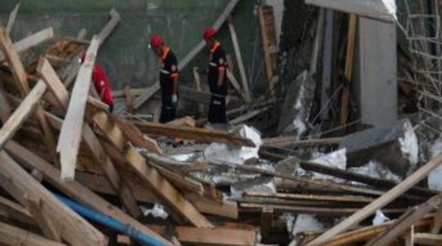 Uşak'ta Inşaat Halindeki Bir Bina &Ccedil;&ouml;kt&uuml;, 4 Kişi Yaralandı