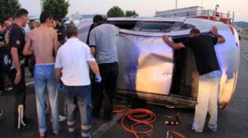 &Ccedil;anakkale'de Trafik Kazası: 3 Yaralı