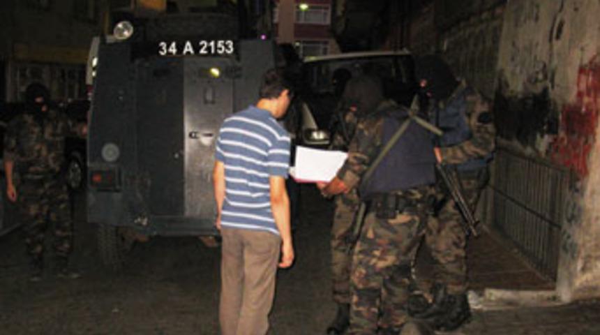 İstanbul'da şafak vakti ter&ouml;r operasyonu