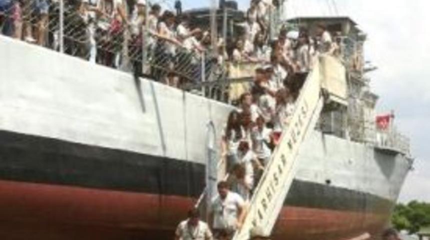 İzciler, Yarhisar&acute;ı gezdi