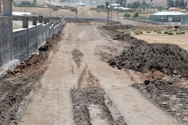 Bitlis Belediyesi’nden Yol Çalışması